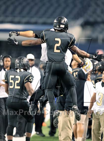 Thumbnail 1 in Centennial vs. South Oak Cliff (UIL 4A Area Playoff) photogallery.