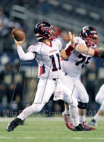 Thumbnail 2 in Centennial vs. South Oak Cliff (UIL 4A Area Playoff) photogallery.