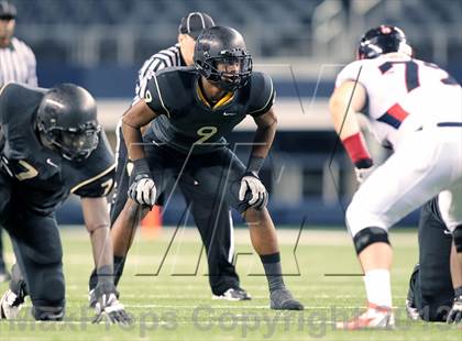 Thumbnail 3 in Centennial vs. South Oak Cliff (UIL 4A Area Playoff) photogallery.