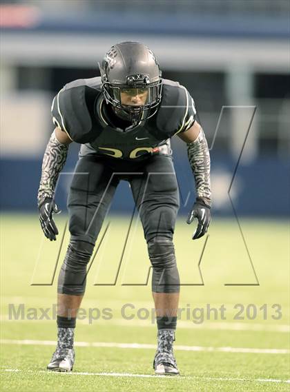 Thumbnail 2 in Centennial vs. South Oak Cliff (UIL 4A Area Playoff) photogallery.