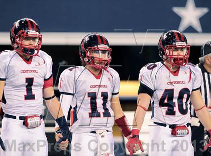 Thumbnail 2 in Centennial vs. South Oak Cliff (UIL 4A Area Playoff) photogallery.