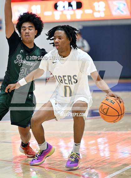 Thumbnail 2 in Rodriguez vs. Inderkum (Fortune Showcase) photogallery.