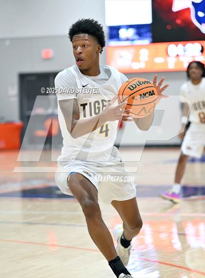 Thumbnail 3 in Rodriguez vs. Inderkum (Fortune Showcase) photogallery.