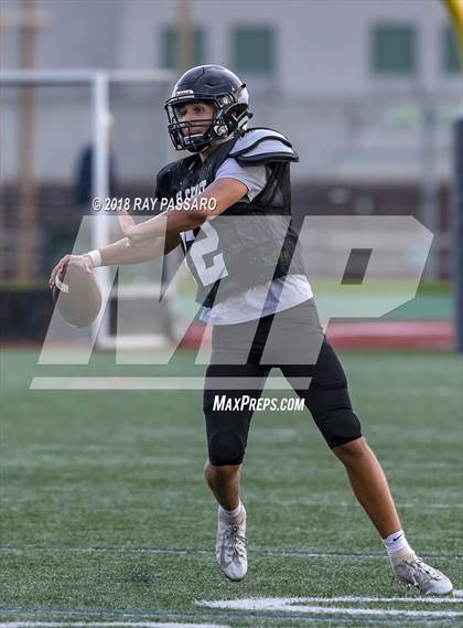 Thumbnail 2 in HHHE vs Eastport-South Manor Scrimmage photogallery.
