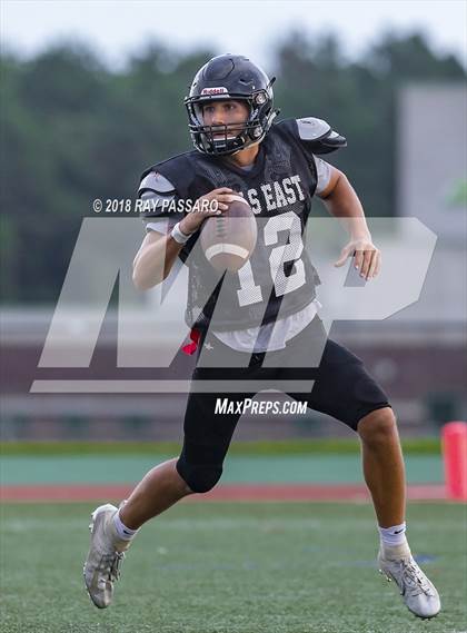 Thumbnail 3 in HHHE vs Eastport-South Manor Scrimmage photogallery.