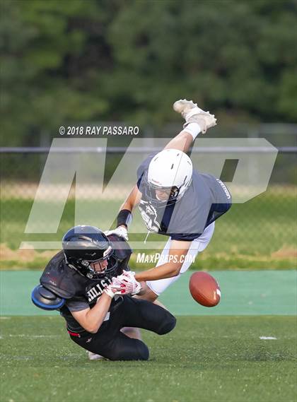 Thumbnail 2 in HHHE vs Eastport-South Manor Scrimmage photogallery.