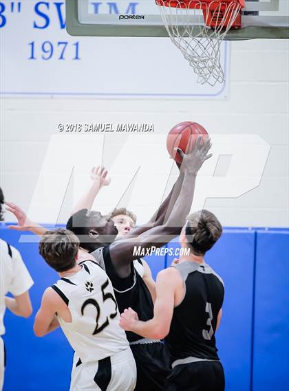 Thumbnail 1 in Calabasas vs. San Gabriel Academy (Spot Up Christmas Classic). photogallery.