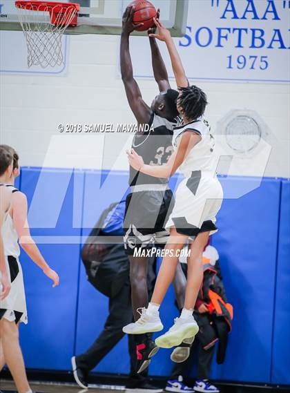 Thumbnail 2 in Calabasas vs. San Gabriel Academy (Spot Up Christmas Classic). photogallery.