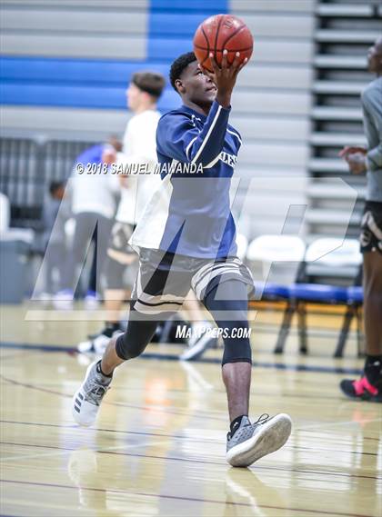 Thumbnail 3 in Calabasas vs. San Gabriel Academy (Spot Up Christmas Classic). photogallery.