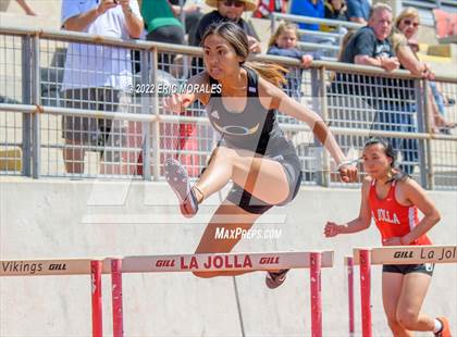 Thumbnail 2 in Viking Relays photogallery.