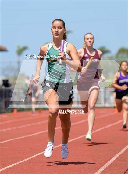 Thumbnail 2 in Viking Relays photogallery.
