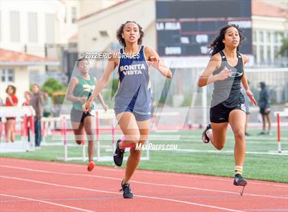 Thumbnail 2 in Viking Relays photogallery.
