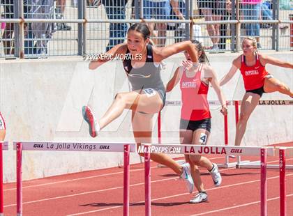 Thumbnail 2 in Viking Relays photogallery.