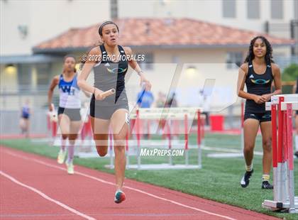 Thumbnail 1 in Viking Relays photogallery.