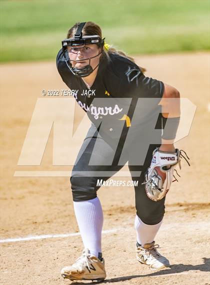 Thumbnail 2 in Capistrano Valley vs. Centennial photogallery.