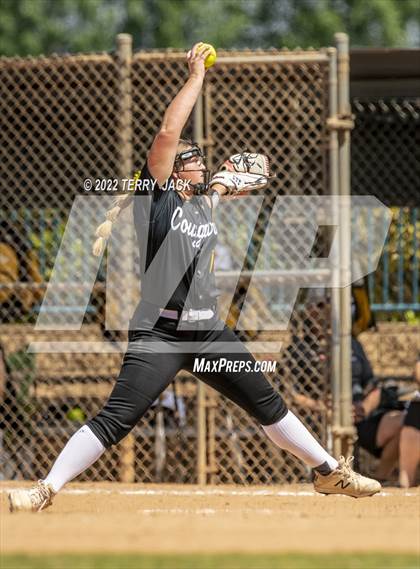 Thumbnail 2 in Capistrano Valley vs. Centennial photogallery.