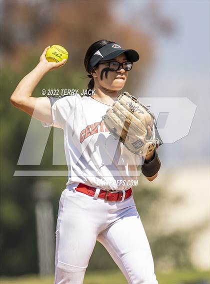 Thumbnail 2 in Capistrano Valley vs. Centennial photogallery.