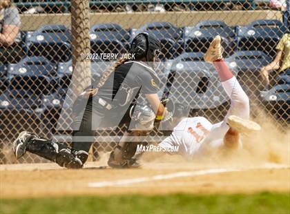 Thumbnail 2 in Capistrano Valley vs. Centennial photogallery.
