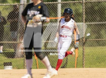 Thumbnail 1 in Capistrano Valley vs. Centennial photogallery.