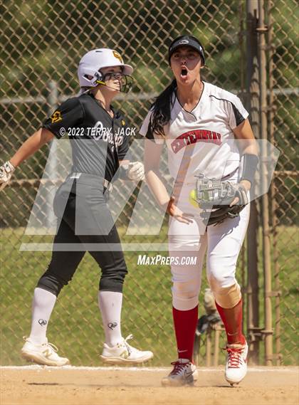 Thumbnail 2 in Capistrano Valley vs. Centennial photogallery.