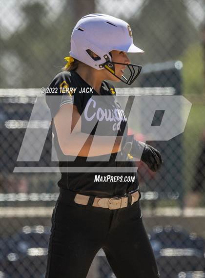 Thumbnail 2 in Capistrano Valley vs. Centennial photogallery.