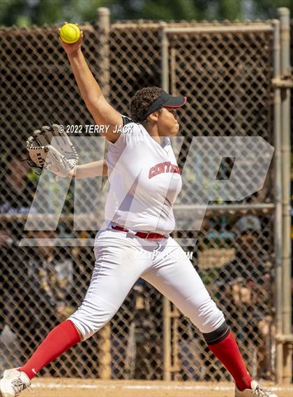 Thumbnail 2 in Capistrano Valley vs. Centennial photogallery.