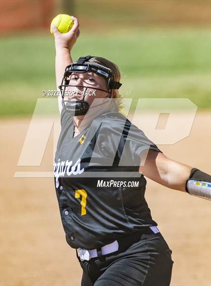 Thumbnail 3 in Capistrano Valley vs. Centennial photogallery.