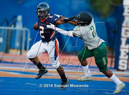 Thumbnail 2 in Narbonne @ Chaminade (Scrimmage) photogallery.