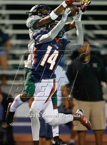 Thumbnail 2 in Narbonne @ Chaminade (Scrimmage) photogallery.