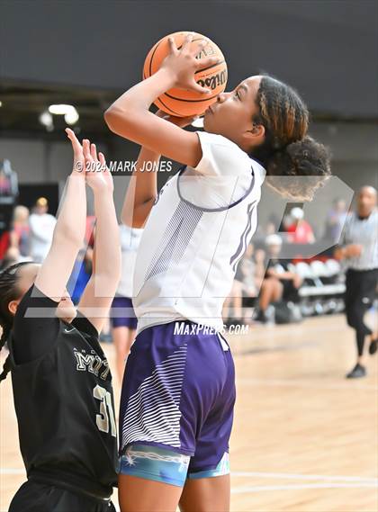 Thumbnail 3 in Archbishop Mitty vs. Mater Dei (Section 7) photogallery.
