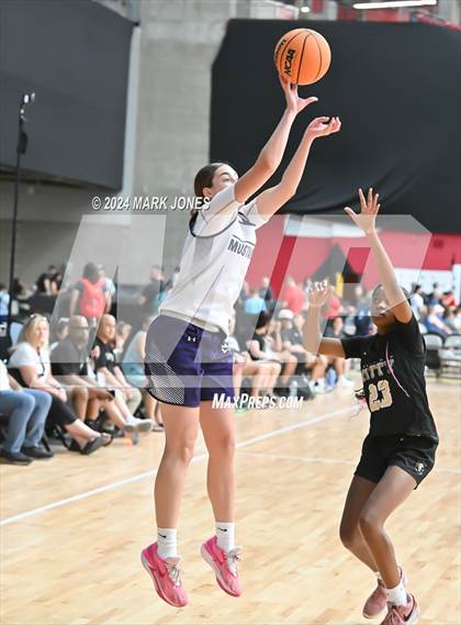 Thumbnail 2 in Archbishop Mitty vs. Mater Dei (Section 7) photogallery.