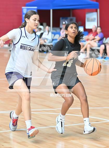Thumbnail 3 in Archbishop Mitty vs. Mater Dei (Section 7) photogallery.