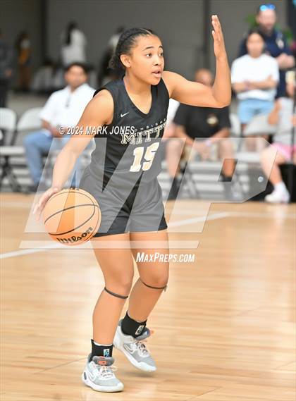Thumbnail 3 in Archbishop Mitty vs. Mater Dei (Section 7) photogallery.