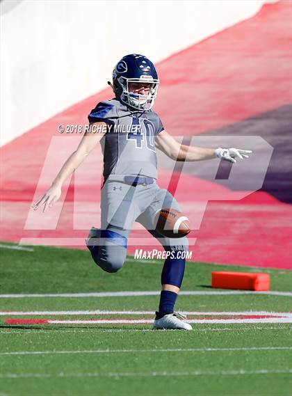 Thumbnail 2 in Greenwood vs. Benton (AAA 6A State Final) photogallery.