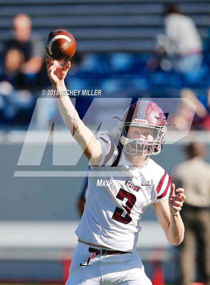 Thumbnail 3 in Greenwood vs. Benton (AAA 6A State Final) photogallery.
