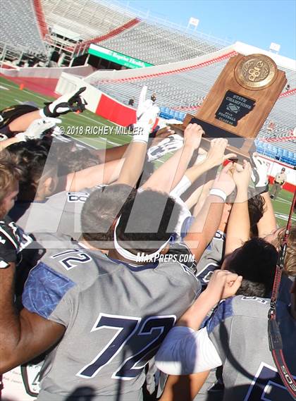Thumbnail 3 in Greenwood vs. Benton (AAA 6A State Final) photogallery.