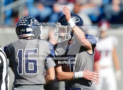 Thumbnail 2 in Greenwood vs. Benton (AAA 6A State Final) photogallery.