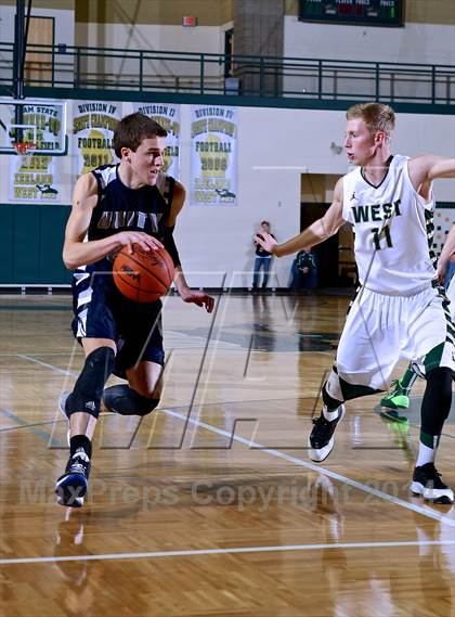 Thumbnail 2 in Unity Christian vs. Zeeland West photogallery.