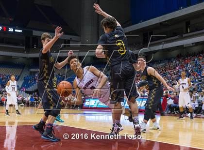 Thumbnail 3 in Avinger vs. Grady (UIL 1A Final) photogallery.