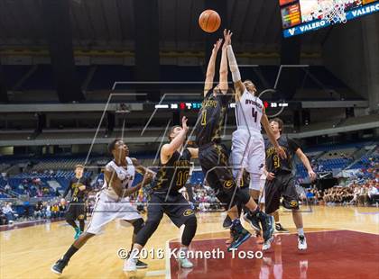 Thumbnail 3 in Avinger vs. Grady (UIL 1A Final) photogallery.