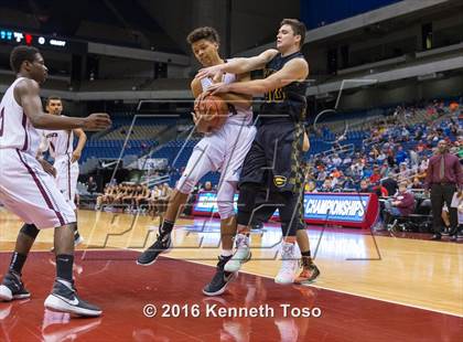 Thumbnail 1 in Avinger vs. Grady (UIL 1A Final) photogallery.