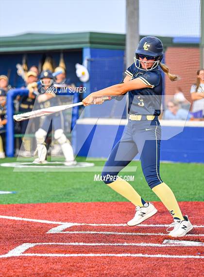 Thumbnail 3 in Georgetown vs Lake Creek (UIL 5A Reg III Final) photogallery.