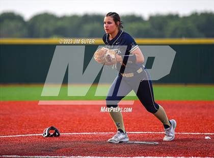 Thumbnail 2 in Georgetown vs Lake Creek (UIL 5A Reg III Final) photogallery.