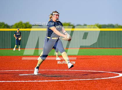 Thumbnail 1 in Georgetown vs Lake Creek (UIL 5A Reg III Final) photogallery.