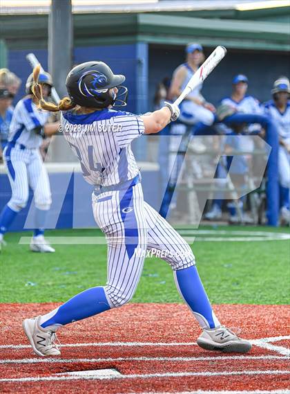 Thumbnail 1 in Georgetown vs Lake Creek (UIL 5A Reg III Final) photogallery.