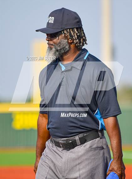 Thumbnail 2 in Georgetown vs Lake Creek (UIL 5A Reg III Final) photogallery.