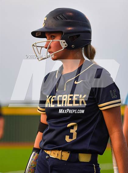 Thumbnail 3 in Georgetown vs Lake Creek (UIL 5A Reg III Final) photogallery.