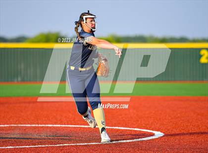 Thumbnail 1 in Georgetown vs Lake Creek (UIL 5A Reg III Final) photogallery.