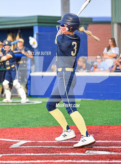 Thumbnail 1 in Georgetown vs Lake Creek (UIL 5A Reg III Final) photogallery.