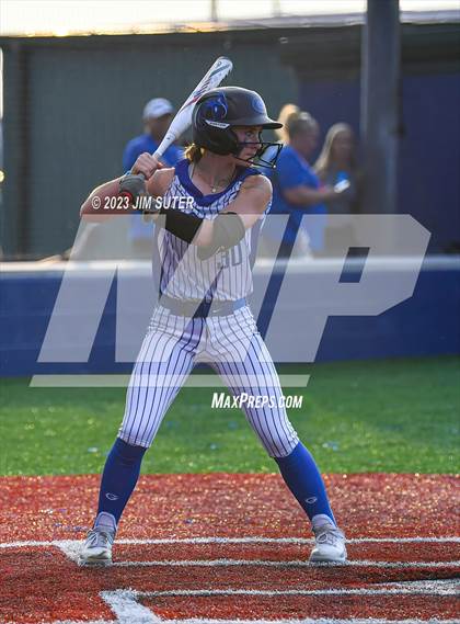 Thumbnail 2 in Georgetown vs Lake Creek (UIL 5A Reg III Final) photogallery.